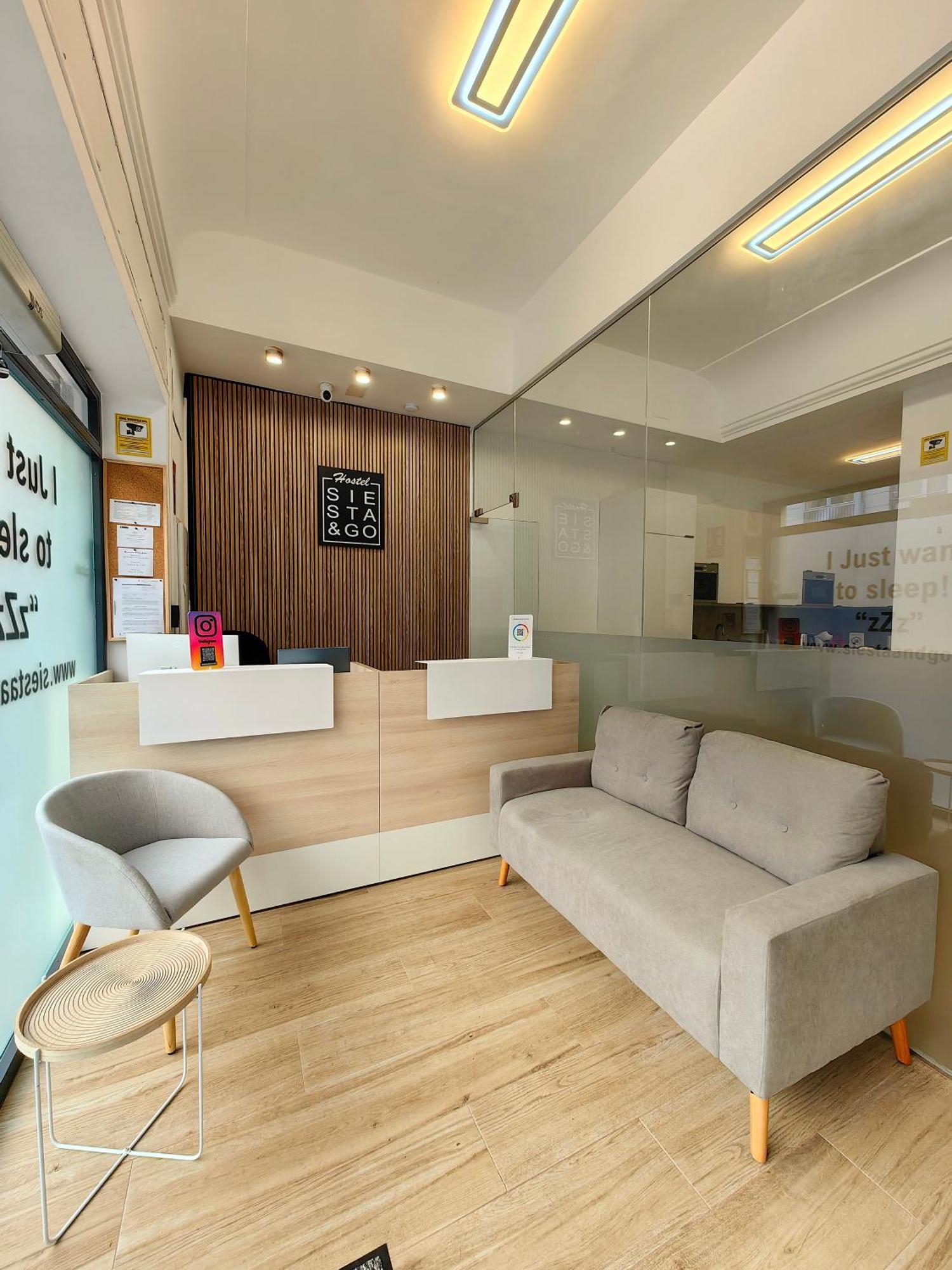 Hostel Siesta & Go Madrid Bagian luar foto