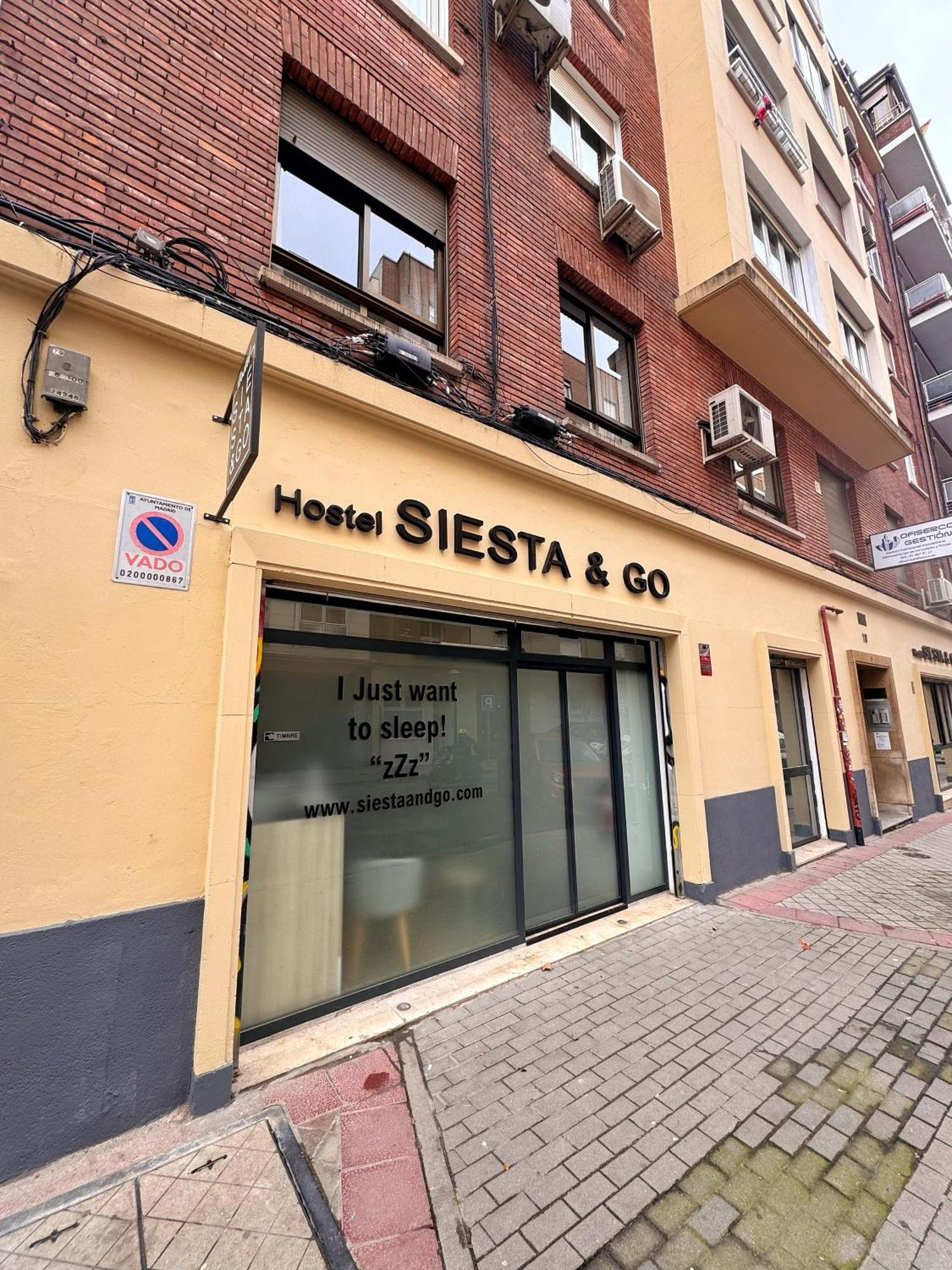 Hostel Siesta & Go Madrid Bagian luar foto