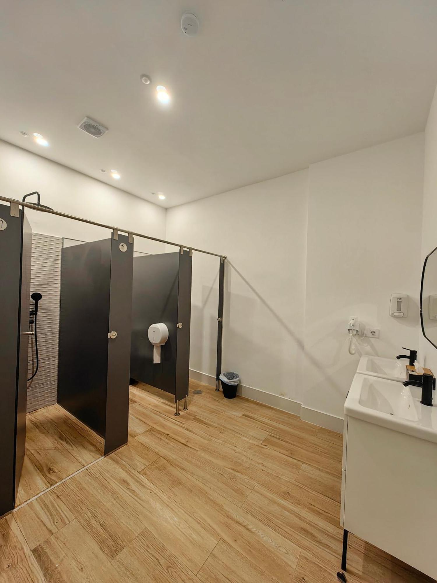 Hostel Siesta & Go Madrid Bagian luar foto