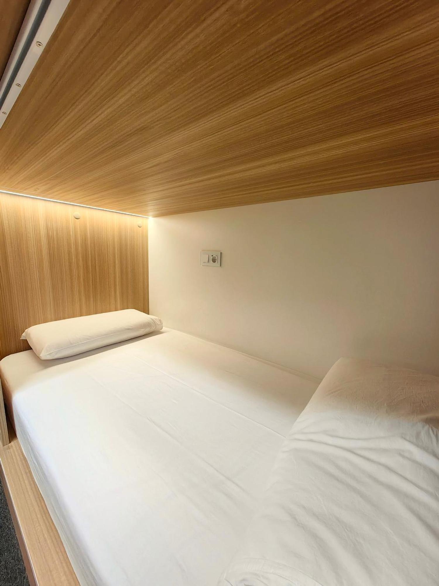 Hostel Siesta & Go Madrid Bagian luar foto