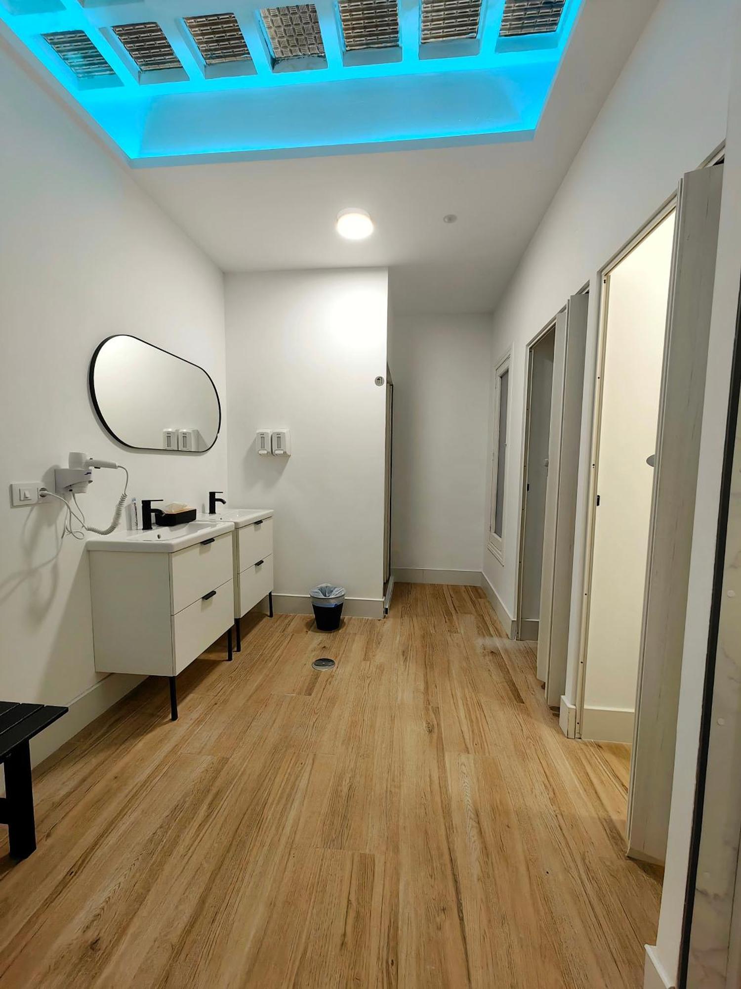 Hostel Siesta & Go Madrid Bagian luar foto